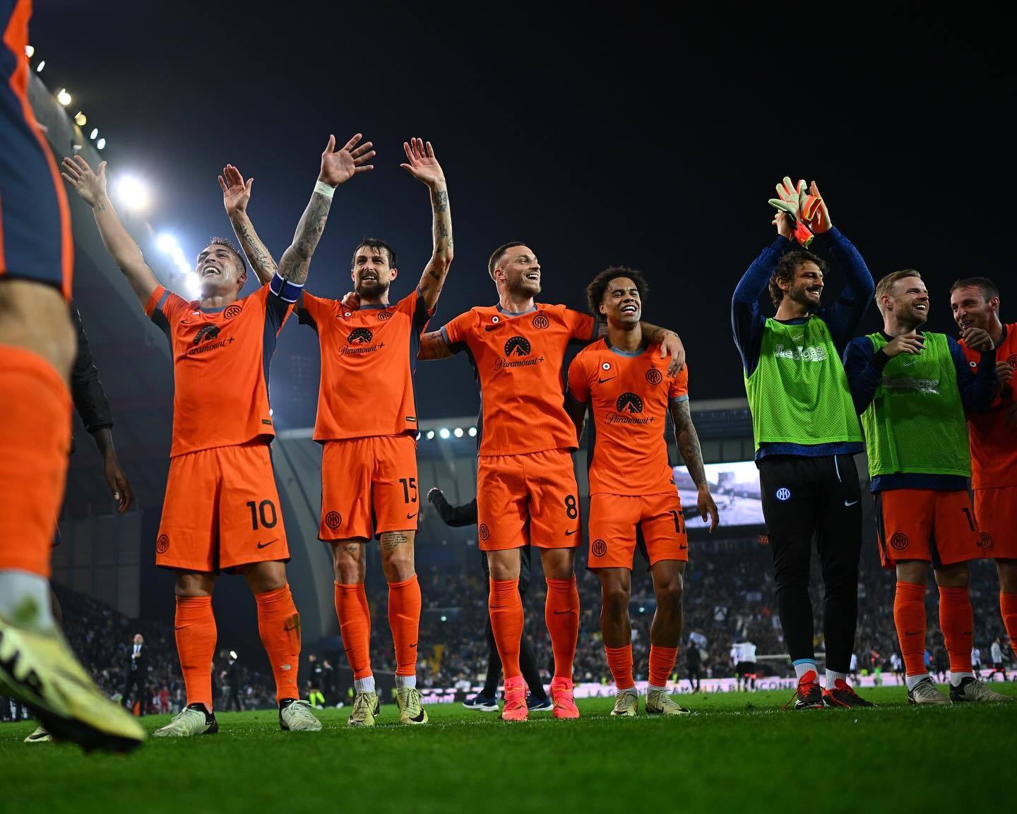 开云-包含国际米兰训练开放日，集结日遗憾出局引欢呼，亚冠在即，身体对抗强度拉满的词条