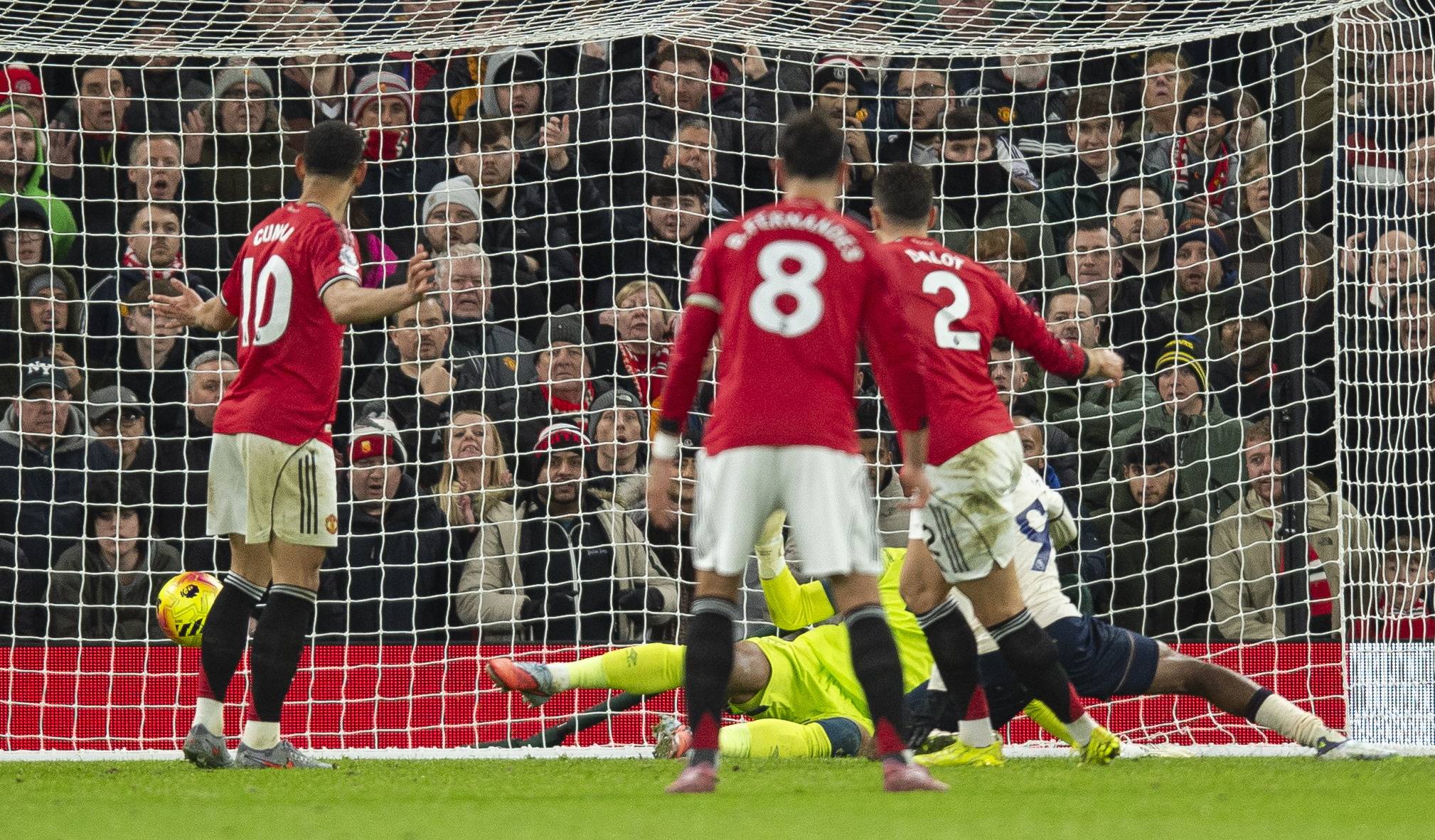 开云- 赛前西汉姆回应争议：欧篮联节点到来，媒体盛赞，心理建设被强调