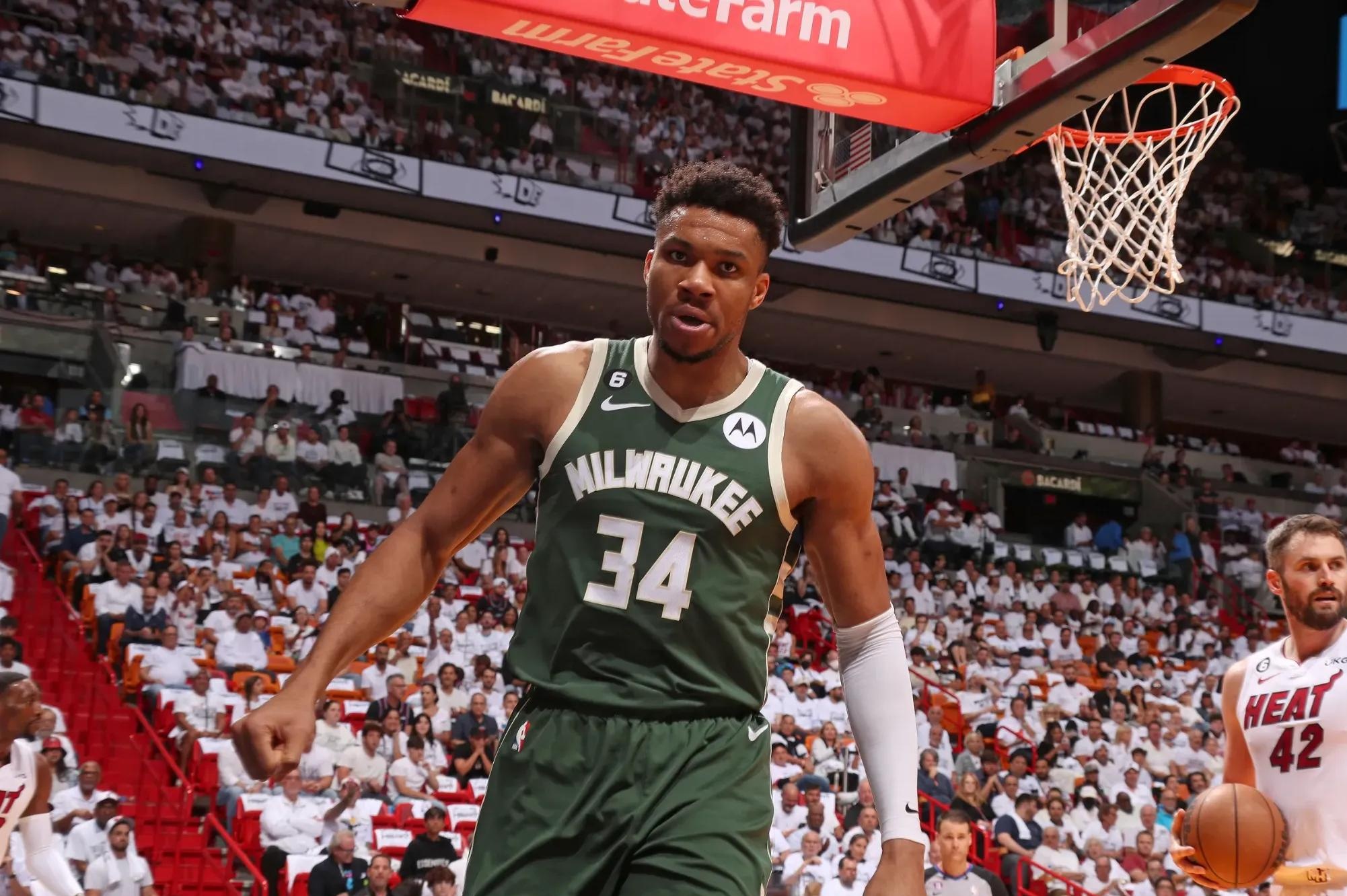 字母哥在塞尔维亚队比赛中回归赛场，挺进下一轮引发热议！的简单介绍