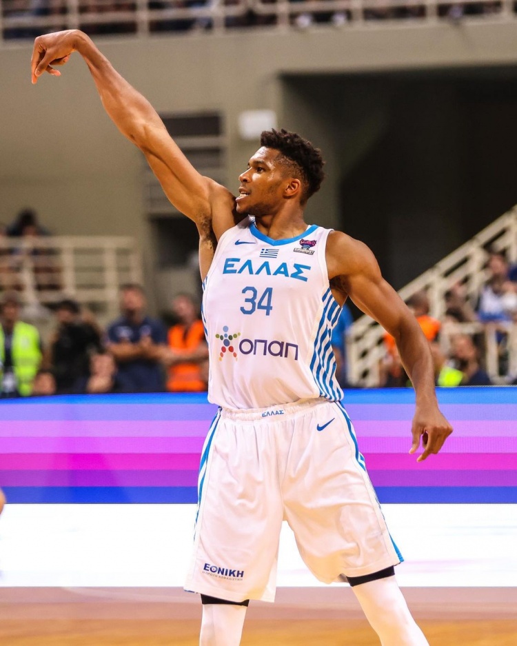 包含字母哥爆冷击败西班牙队,赛况扑朔迷离引爆全场!的词条 包含字母哥爆冷击败西班牙队,赛况扑朔迷离引爆全场!的词条